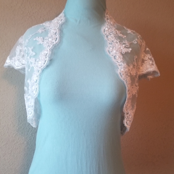 Short Cap Sleeve Lace Bolero - Picture 7 of 8